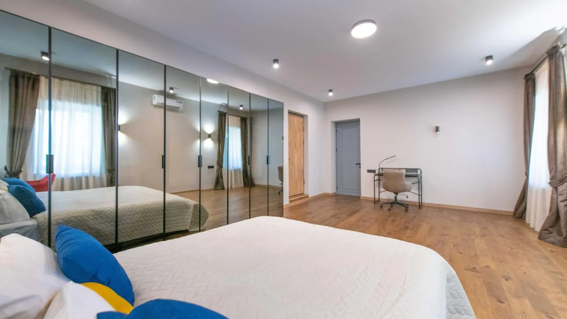 Central Apartment With A Swimming Pool Tbilisi 0*,  Georgien