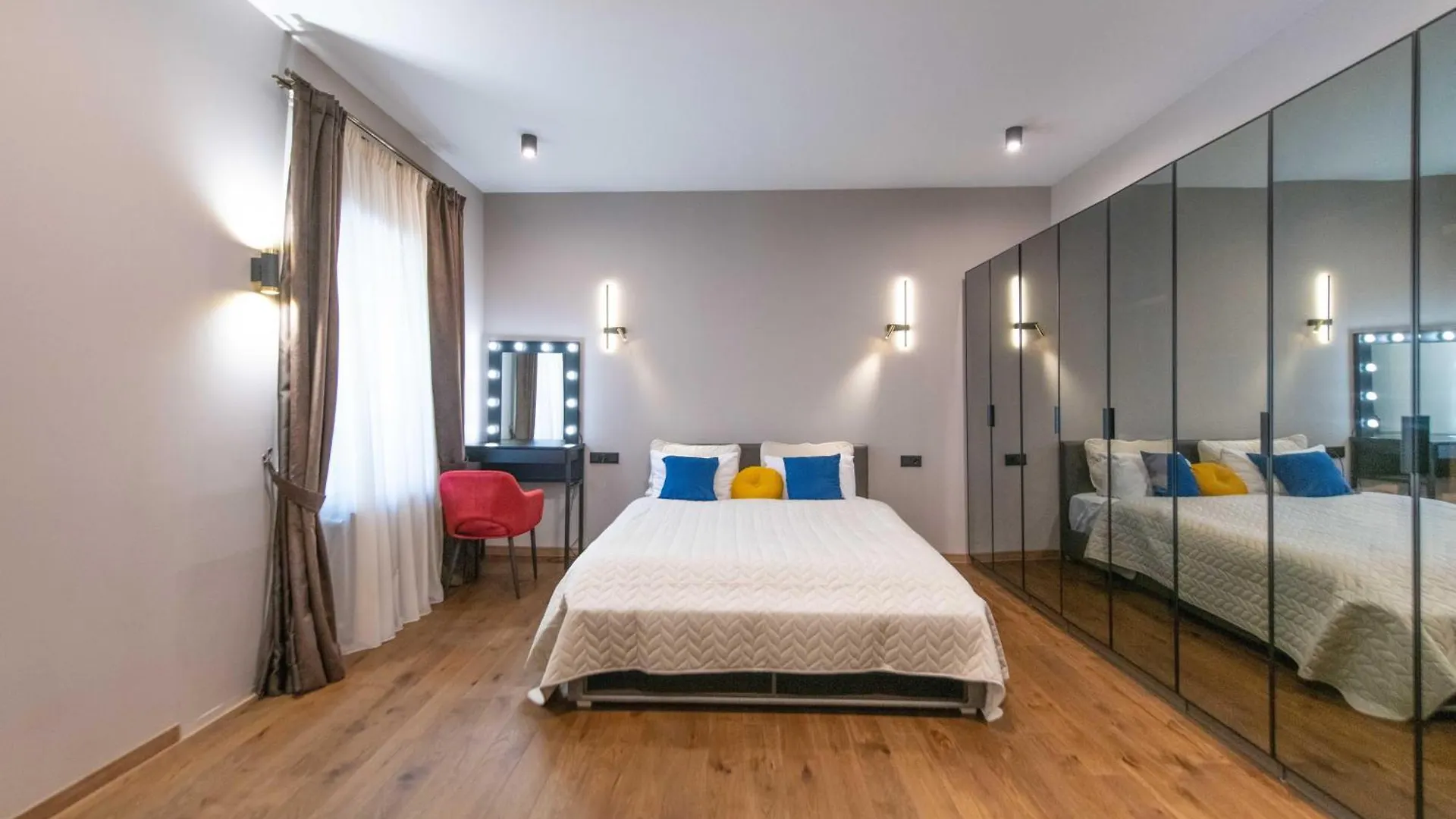 Central Apartment With A Swimming Pool Tbilisi