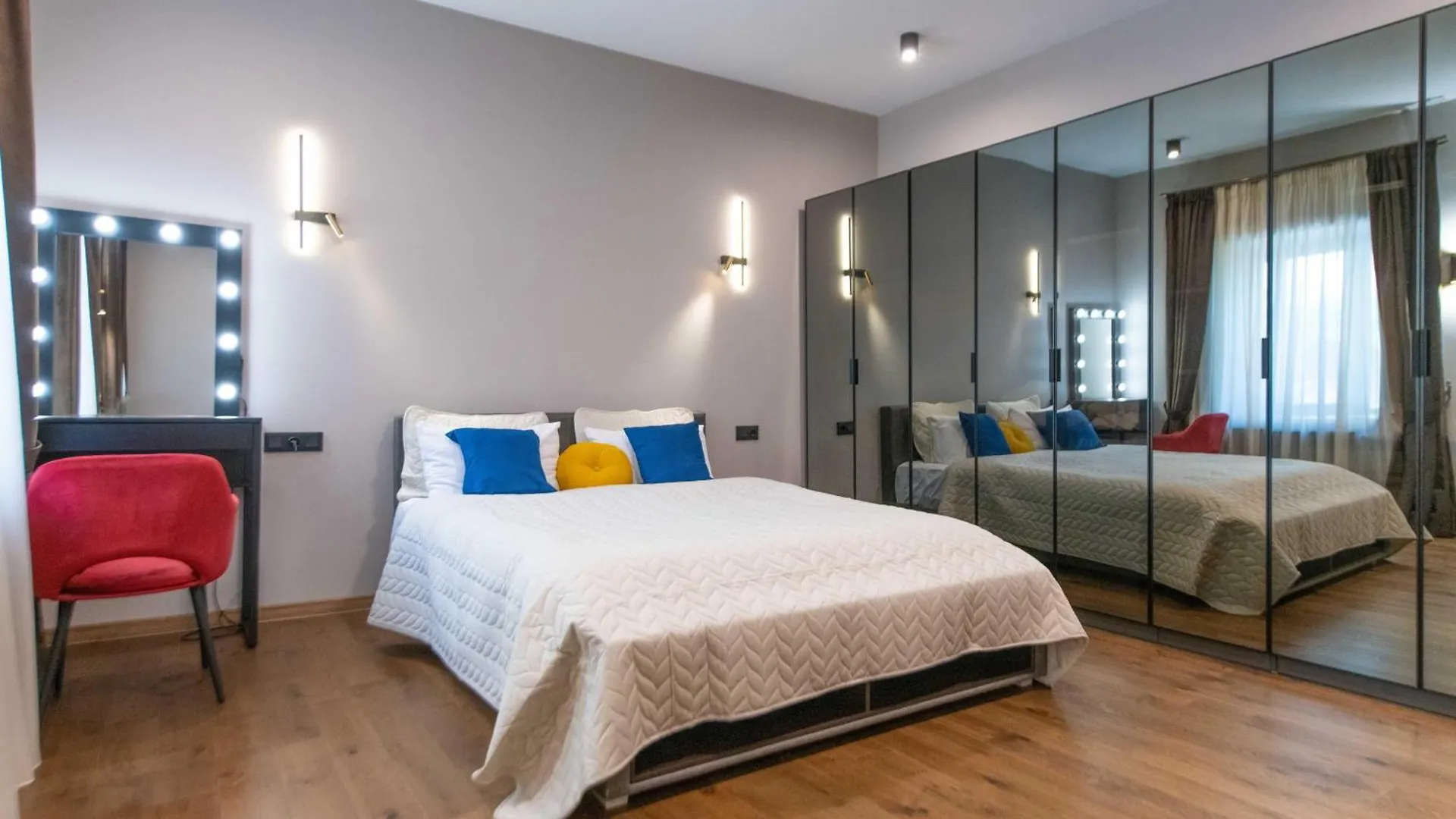 Central Apartment With A Swimming Pool Tbilisi