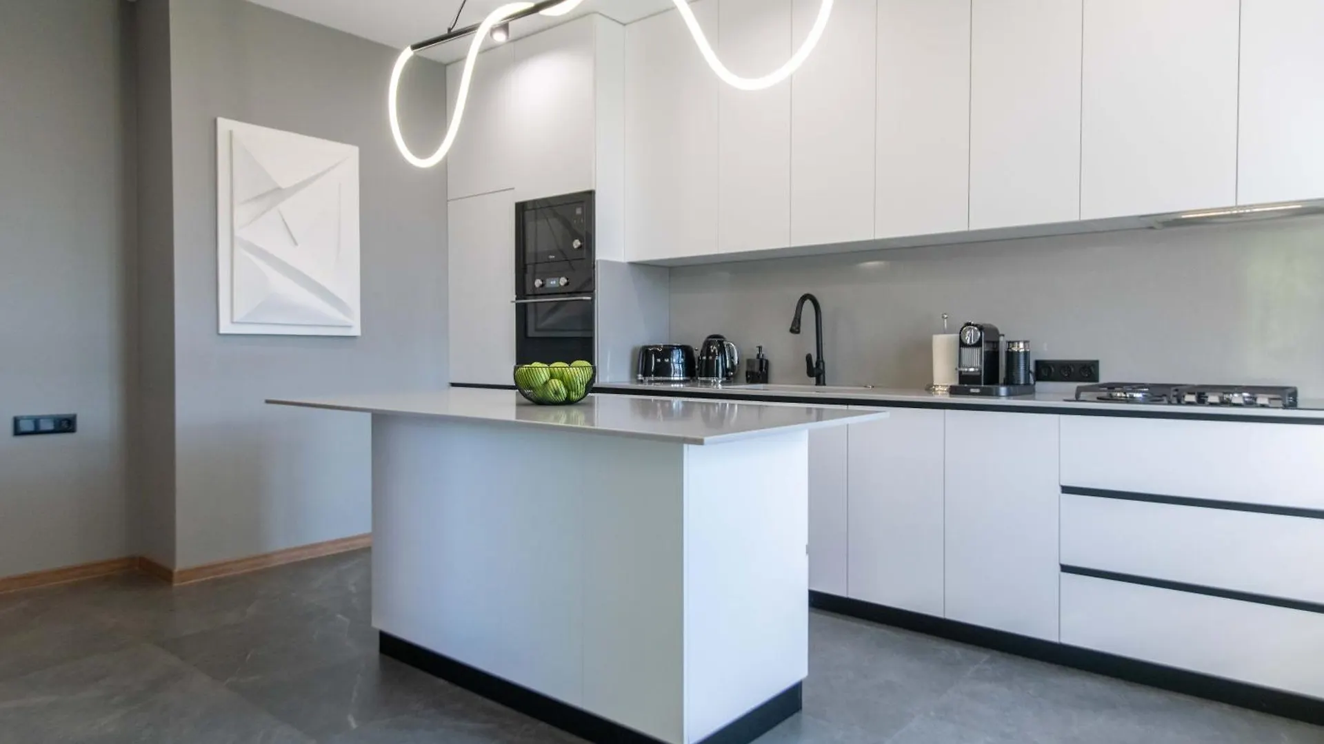 Central Apartment With A Swimming Pool Tbilisi